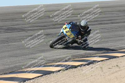 media/Oct-13-2025-Moto Forza (Mon) [[a66d839500]]/3-B Group/Session 2 (Bowl)/